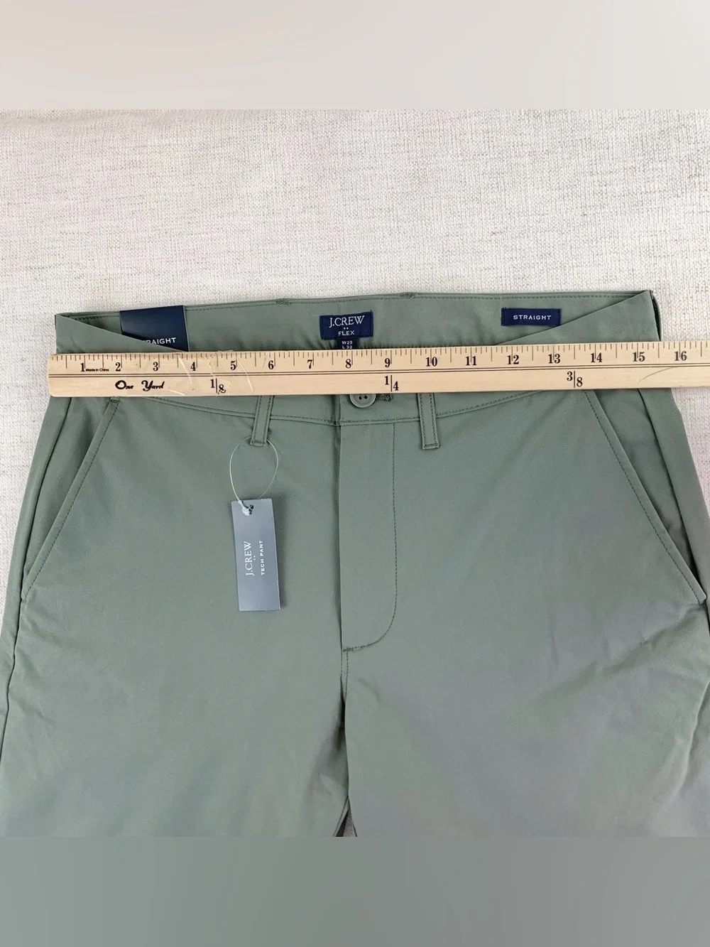 J crew New Men's straight-fit tech chino pant performance in Olive green 28x32